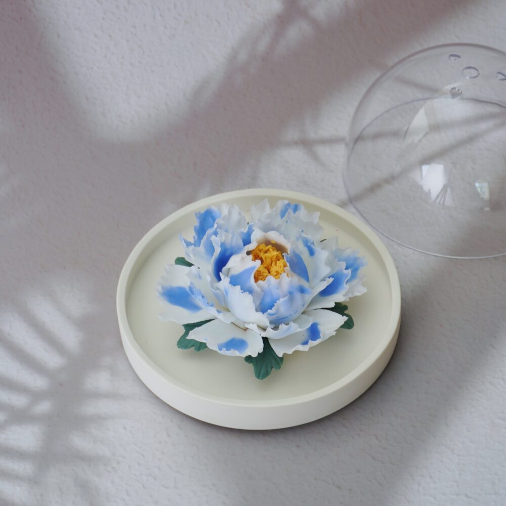 Lake blue and white ceramic flower diffuser, 非遗 craft for aromatherapy & decor